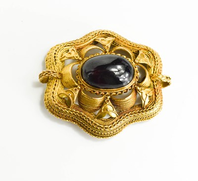 Lot 158 - A 19th century gold and cabochon garnet brooch,...