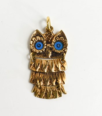 Lot 6 - A 14ct gold reticulated owl form pendant, with...
