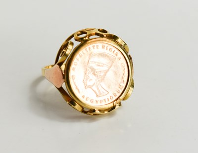 Lot 129 - A Nefertiti Regina coin set in 14ct gold ring...