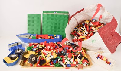 Lot 439 - A selection of Lego, to include a ship and a...