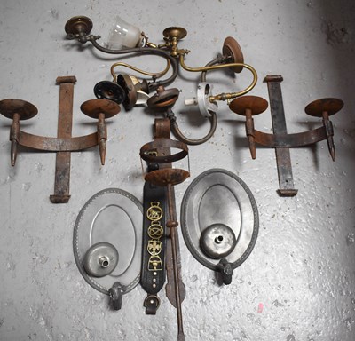 Lot 166 - A selection of wall lights, of various form to...