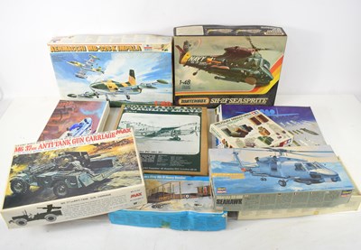 Lot 441 - A group of hobby model kits to include...