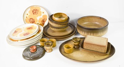 Lot 288 - A selection of vintage Denby pottery dinner...