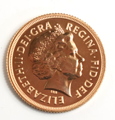 Lot 122 - A Queen Elizabeth II full gold sovereign dated...