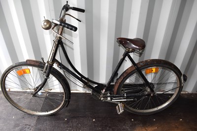 Lot 535 - A vintage ladies Pashley bicycle with a Lepper...