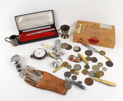 Lot 238 - A group of collectables to include a Parker...