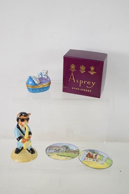 Lot 124 - A Limoges Asprey porcelain pill box in the...