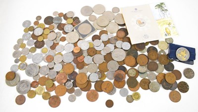 Lot 199 - A collection of 19th and 20th century coins to...