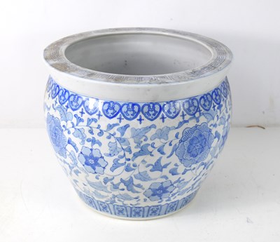 Lot 143 - A 20th century Chinese blue and white...