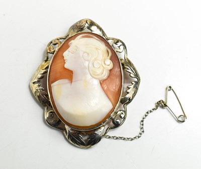 Lot 90 - A silver framed cameo, the figure modelled in...