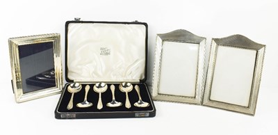 Lot 393 - A set of six silver soup spoons, in the...