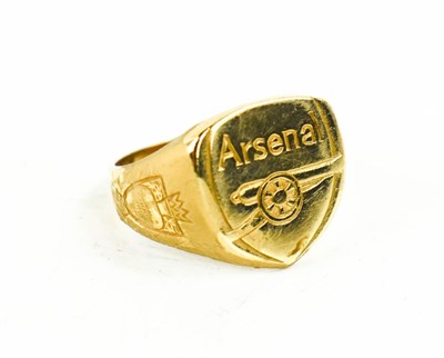 Lot 100 - A 9ct gold Arsenal Football club insignia...