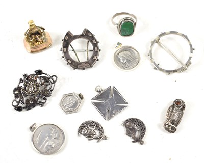 Lot 231 - A group of silver jewellery to include a...