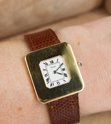 Lot 339 - A lady's Piaget wristwatch, the signed white...