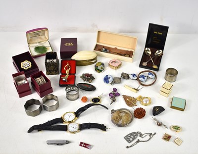 Lot 188 - A group of collectables, some silver, to...