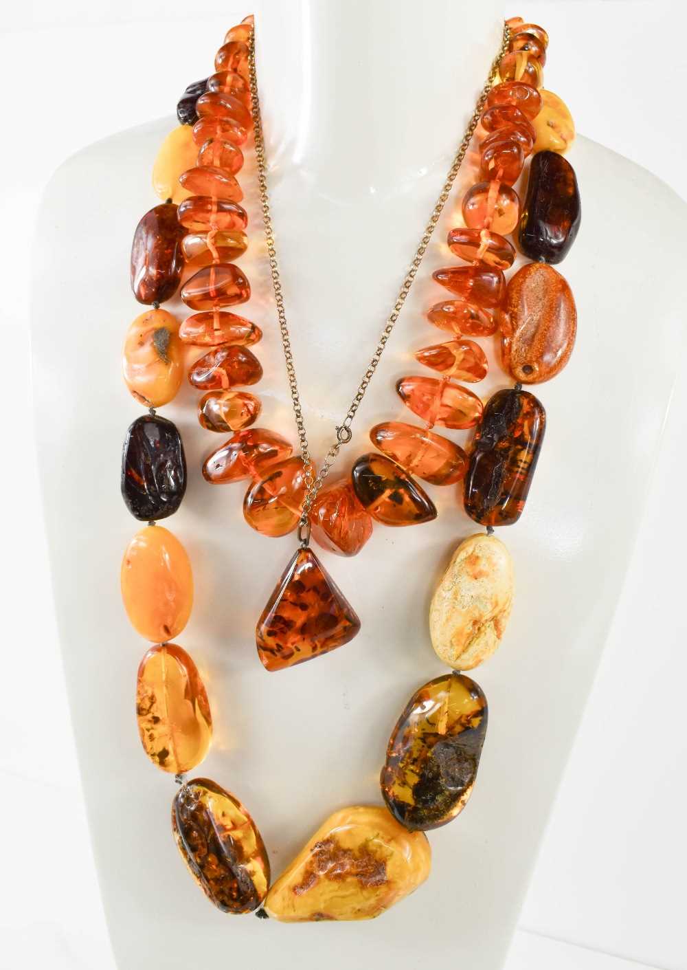 Lot 52 - A string of vintage amber, possibly Baltic, of...