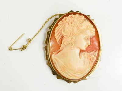 Lot 80 - A cameo brooch, set in 9ct gold frame, 5 by...