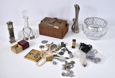 Lot 199 - A group of silver and costume jewellery...