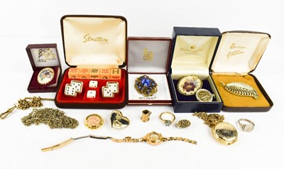 Lot 252 - A group of jewellery and costume jewellery...