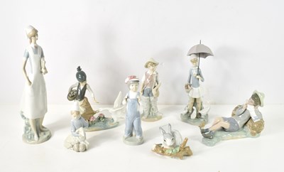 Lot 189 - A group of Lladro porcelain, to include...