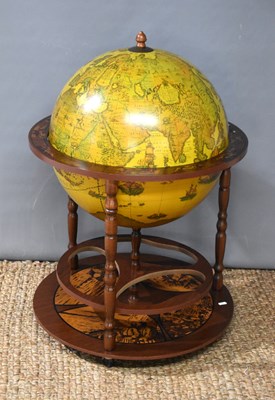 Lot 547 - A 20th century Zoffoli drinks globe with...