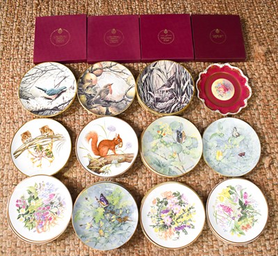 Lot 127 - A selection of collectors plates, to include...