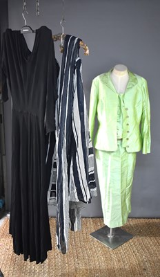 Lot 82 - A group of vintage ladies clothes to include a...