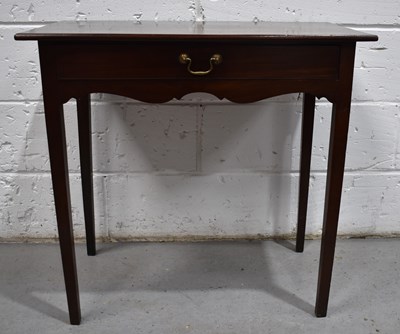 Lot 531 - A Georgian mahogany side table with single...