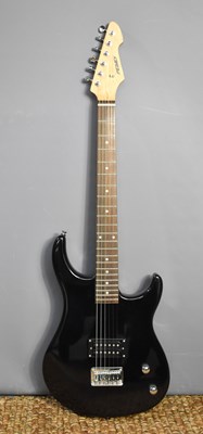 Lot 367 - A Peavey Raptor Junior electric guitar in black.