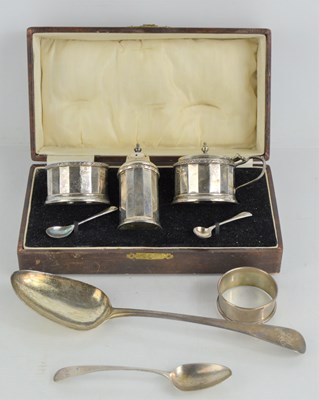 Lot 278 - A boxed silver cruet set, comprising salt and...