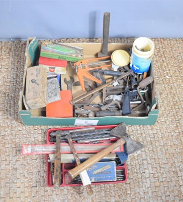 Lot 406 - A group of vintage tools to include hammers,...