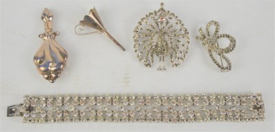 Lot 256 - A group of silver and costume jewellery...