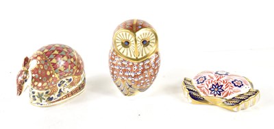 Lot 106 - A group of three Royal Crown Derby...