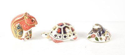 Lot 100 - A group of three Royal Crown Derby...