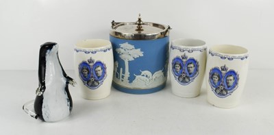 Lot 117 - A group of Wedgwood including a glass otter...