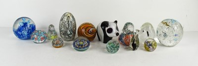 Lot 171 - A group of paperweights including three...