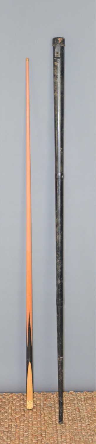 Lot 239 - A Joe Davis snooker cue, Worlds snooker record...