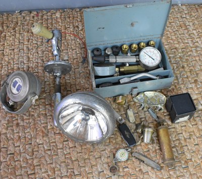 Lot 210 - A group of automobilia and collectables to...