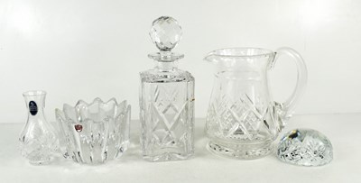 Lot 142 - A group of crystal to include a Royal Doulton...