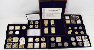 Lot 268 - A large collection of Windsor Mint, Heirloom...