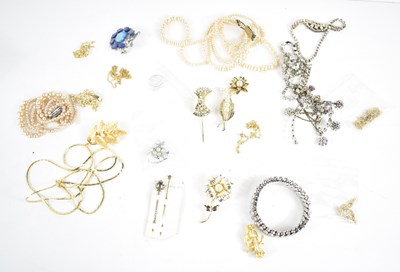 Lot 179 - A selection of costume jewellery to include...