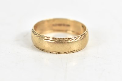 Lot 184 - A 9ct gold wedding band, 2.5g.