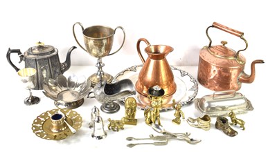 Lot 221 - A quantity of metalware to include a silver...