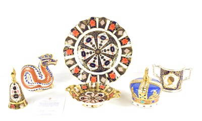 Lot 63 - A collection of Royal Crown Derby to include a...