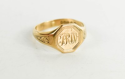 Lot 104 - A 9ct gold signet ring, size Q, 4.0g.