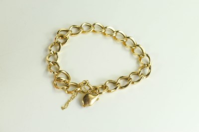 Lot 184 - A 9ct gold chain link bracelet with crab claw...