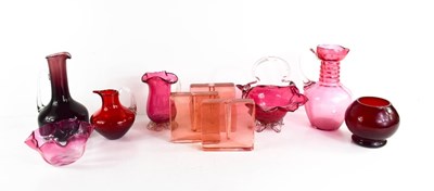 Lot 106 - A selection of cranberry and ruby glassware to...