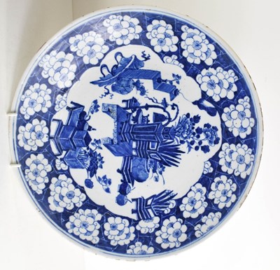 Lot 71 - A 19th century Qing Dynasty Chinese blue and...