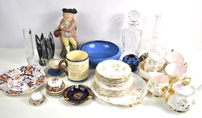 Lot 92 - A group of glassware and ceramics to include...