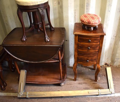 Lot 423 - A modern mahogany set of side drawers together...